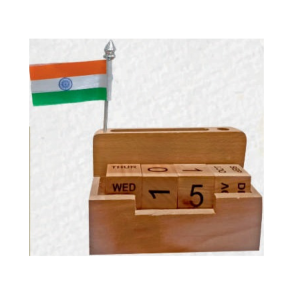 Natural Wooden Pen Stand
